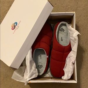 NWT Cloudstopper Slippers by Clarks